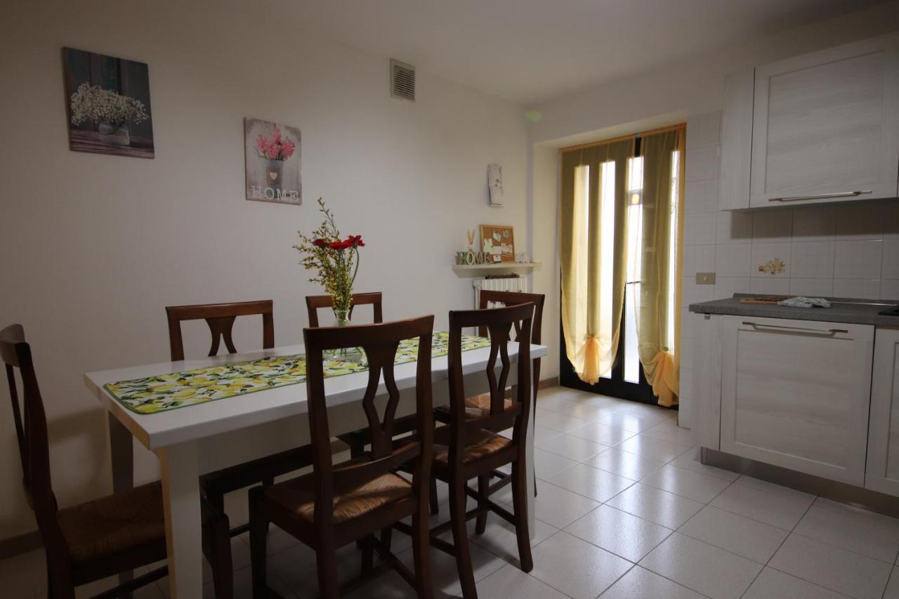 Casa Vacanze Al Borgo Caprino Veronese Exteriör bild