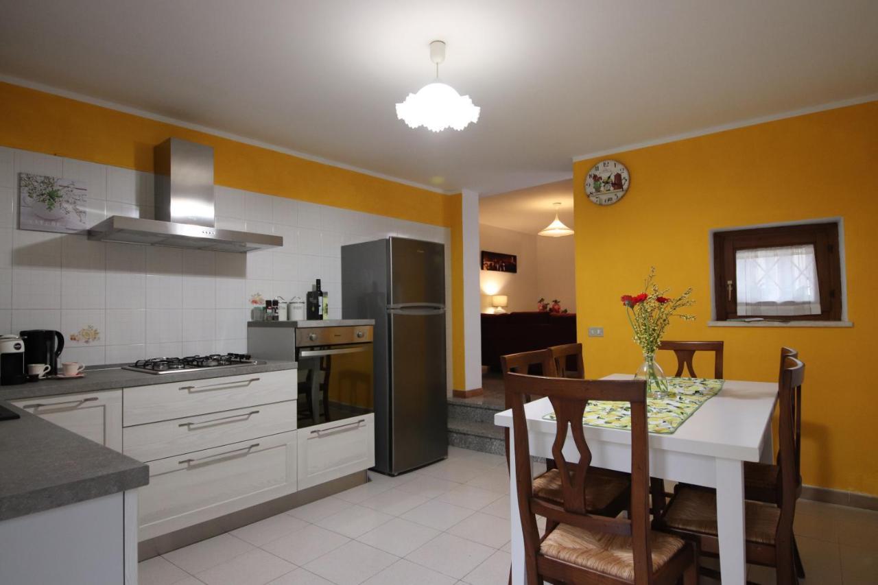 Casa Vacanze Al Borgo Caprino Veronese Exteriör bild