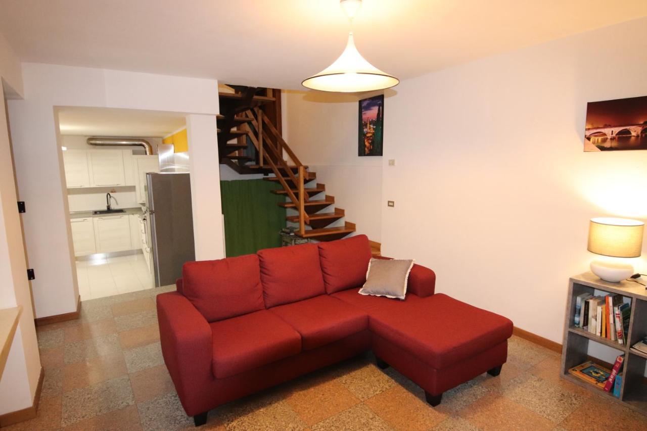 Casa Vacanze Al Borgo Caprino Veronese Exteriör bild