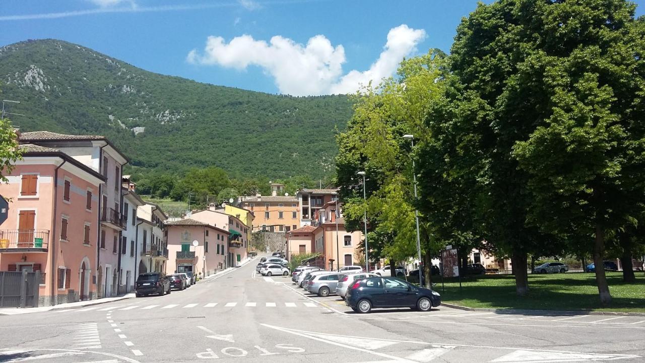 Casa Vacanze Al Borgo Caprino Veronese Exteriör bild